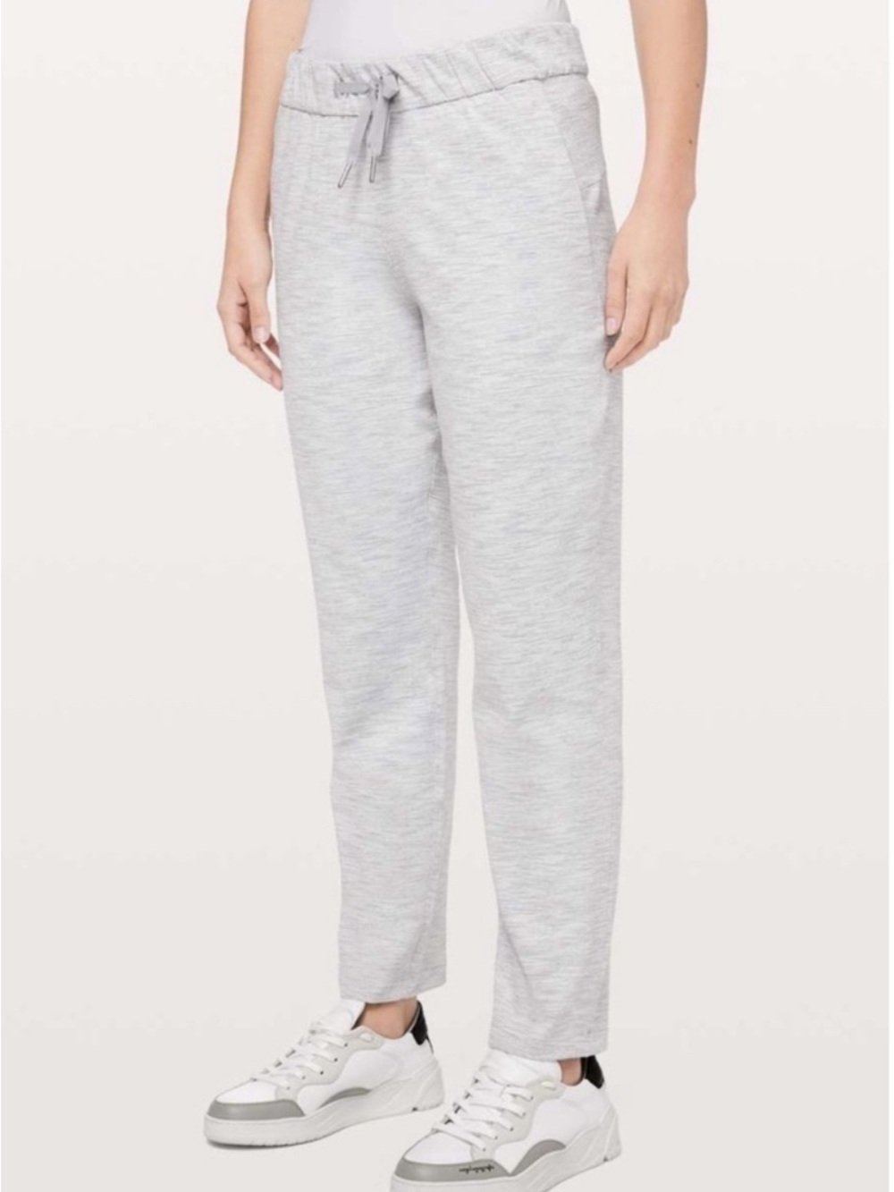 Lululemon On The Fly Pant *27"
Wee Are From Space Nimbus
Battleship 10